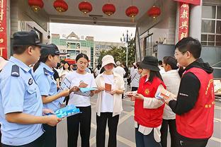 什么防守⁉️国奥丢球源自白送的界外球，有人拖在最后导致不越位